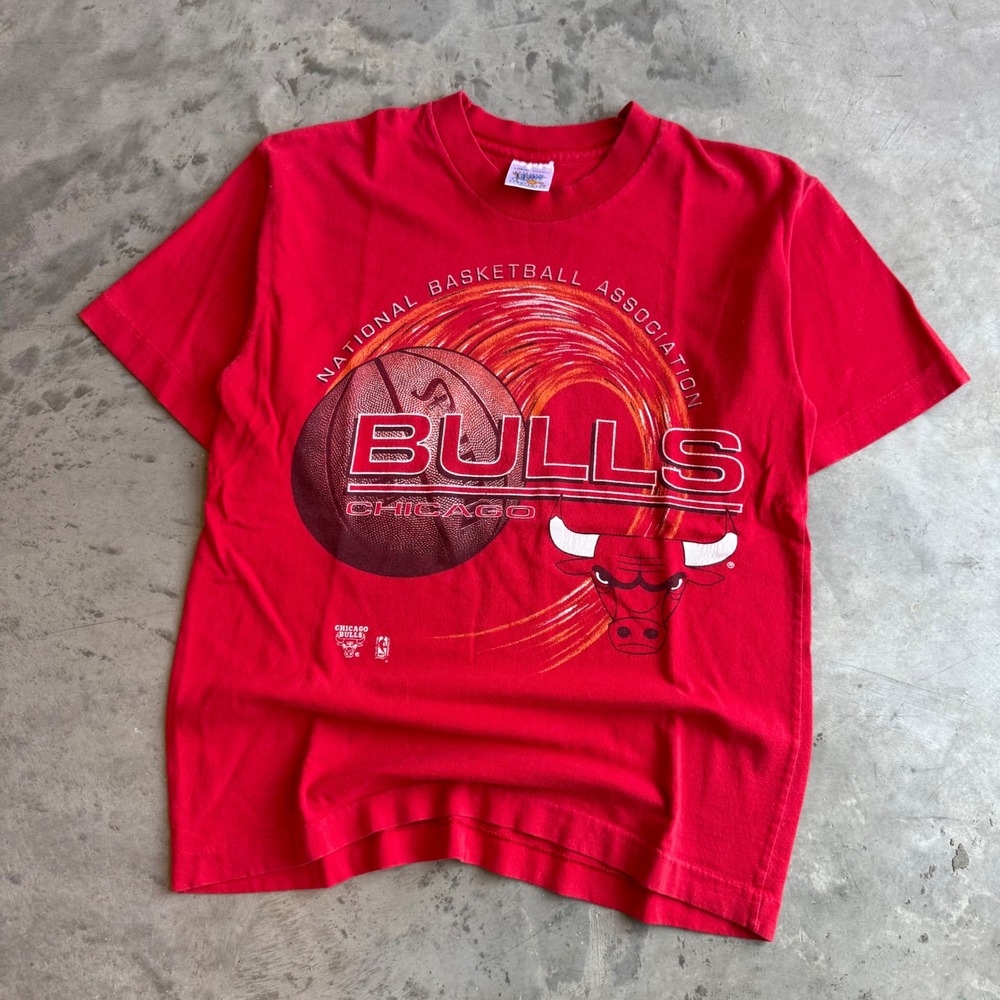 Vintage Chicago Bulls T Shirt Red NBA Graphic Tee Official Fan Made in USA L